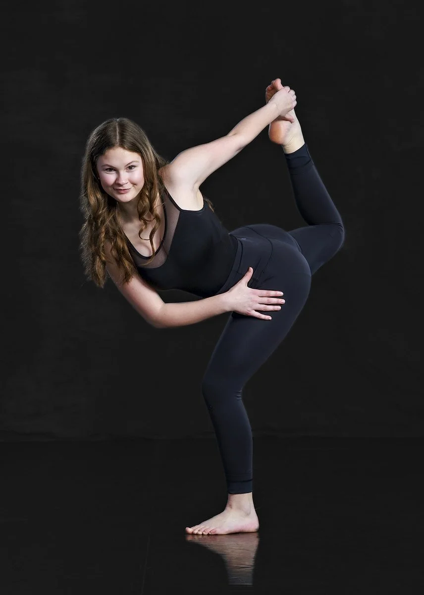 Dancer holding pose at photo day at VIREO School of Performing Arts